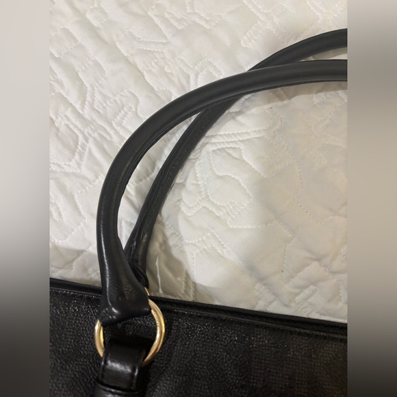 MICHAEL KORS BLACK Shoulder Bag EUC gold MK pendant - Picture 14 of 15